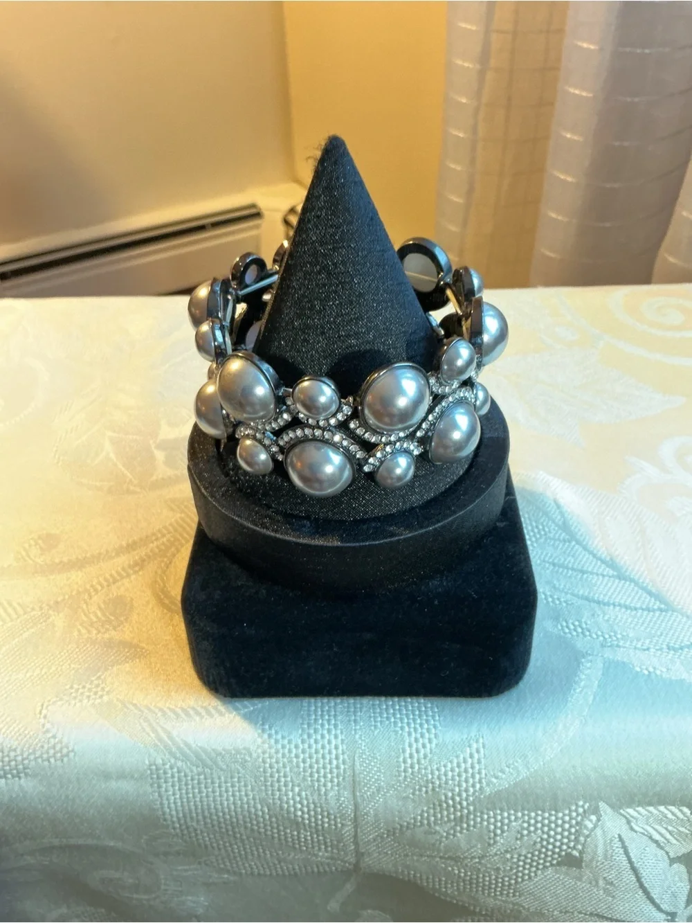 Erika Lyons Vintage Faux Pearl Necklace,  Bracelet and Earring Hematite Set